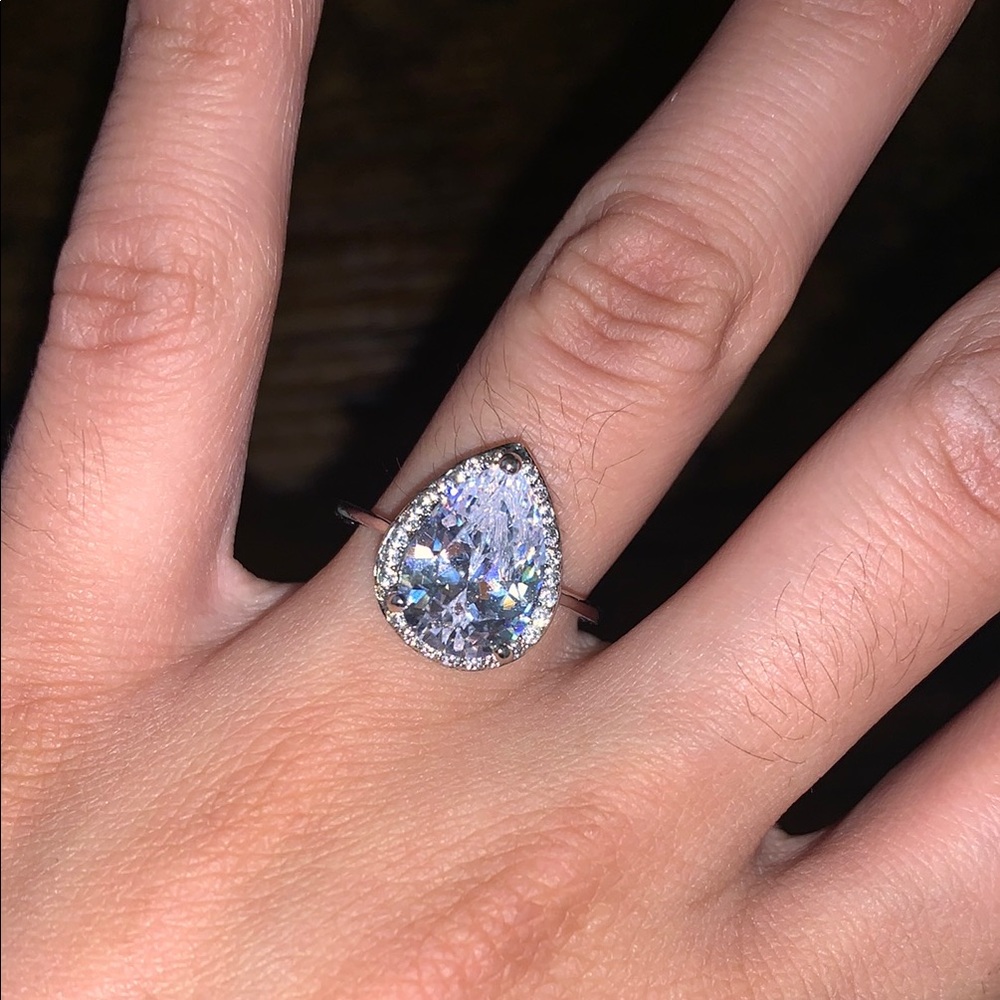 Elegant Silver Teardrop Ring